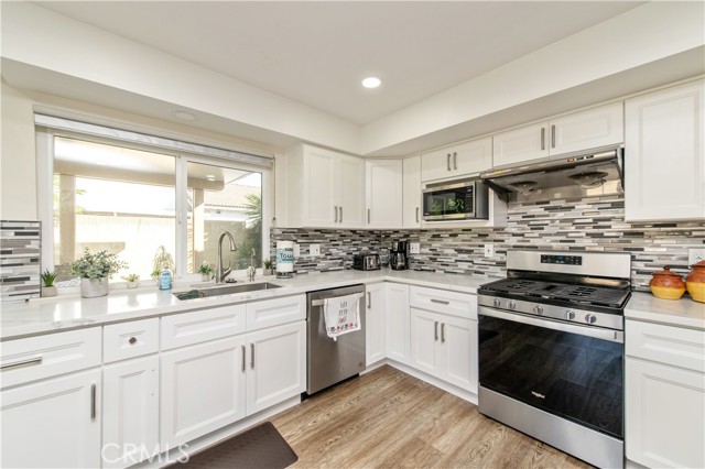 Detail Gallery Image 10 of 30 For 649 Heather, Placentia,  CA 92870 - 4 Beds | 3 Baths