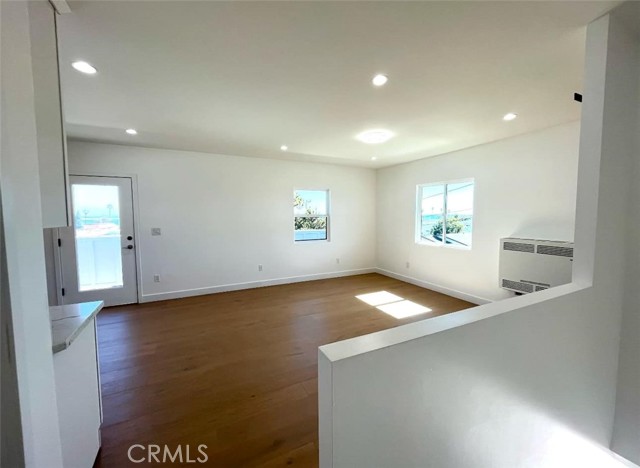 624 W 38th Street, San Pedro CA: https://media.crmls.org/medias/0f4e27a1-b8e8-4145-8a4b-5e8cb8d81d0e.jpg