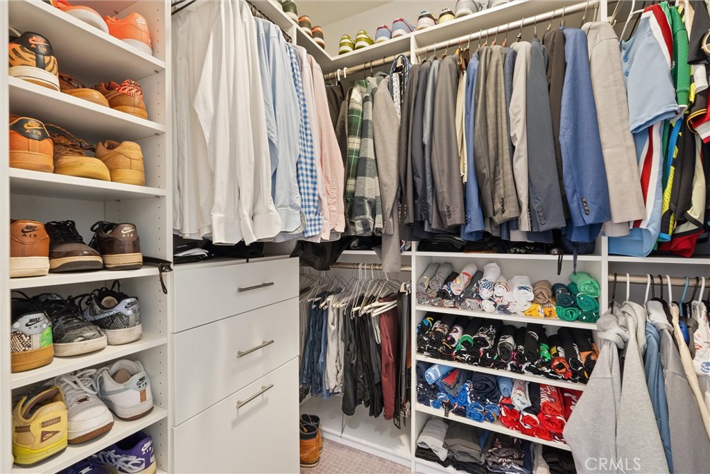 https://media.crmls.org/medias/0f4fdbd8-4284-418e-b055-9d8892ae03b3.jpg?preset=X-Large