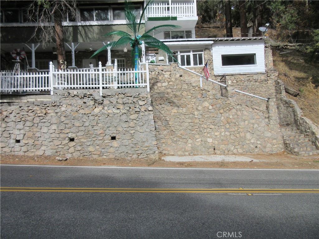 22042 Waters Drive, Cedarpines Park, CA 92322