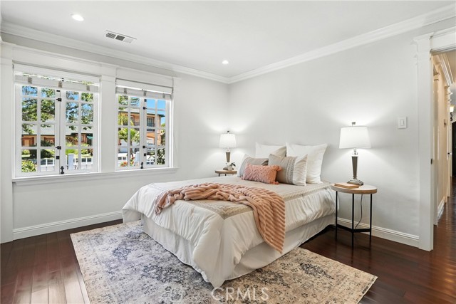 Detail Gallery Image 4 of 38 For 245 F St, Redwood City,  CA 94063 - 3 Beds | 3 Baths