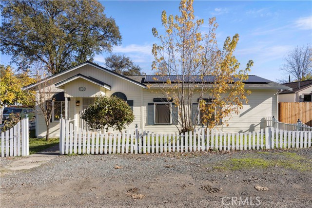Detail Gallery Image 9 of 63 For 110 S Russell, Lakeport,  CA 95453 - 2 Beds | 1/1 Baths