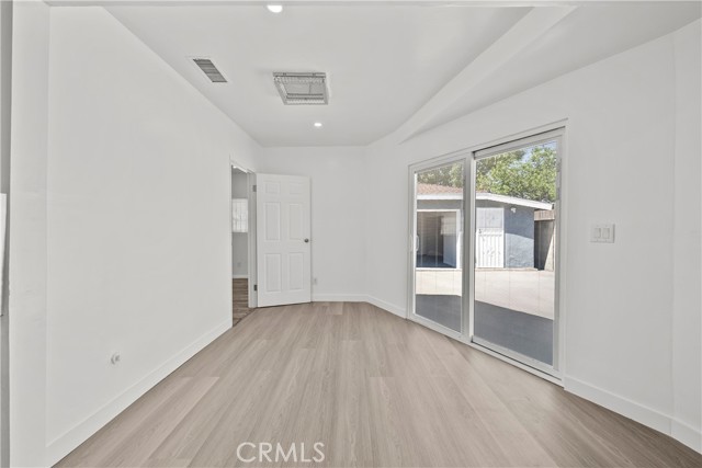 Detail Gallery Image 11 of 43 For 10117 Sharp Ave, Arleta,  CA 91331 - 4 Beds | 2/1 Baths