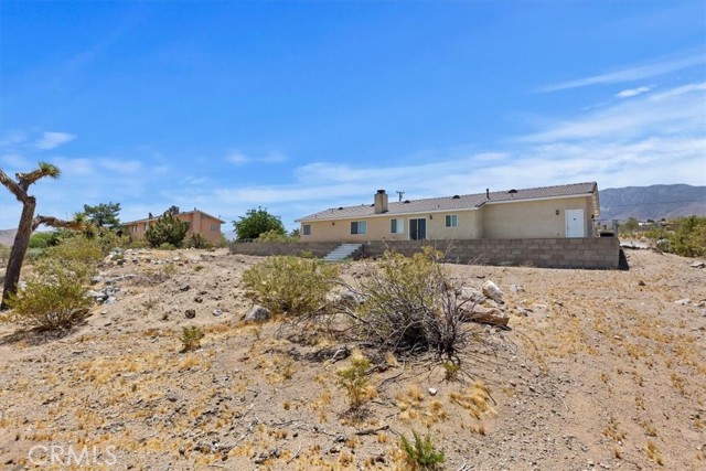 32776 Zircon Road, Lucerne Valley CA: https://media.crmls.org/medias/0f52efdf-6387-4dab-9e22-940c9b7e9301.jpg