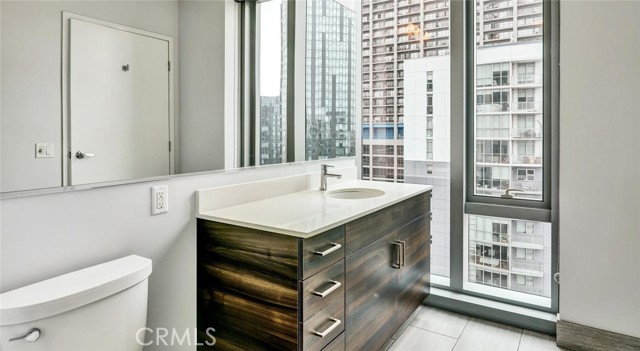 100 Van Ness Avenue, San Francisco CA: https://media.crmls.org/medias/0f531c5d-202f-4081-86e7-3101cf718bd6.jpg