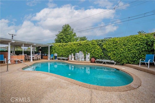 2033 E Duell Street, Glendora CA: https://media.crmls.org/medias/0f53cc68-2771-48f5-8cd1-e76ef734a086.jpg