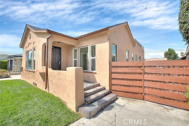 547 W 106th Street, Los Angeles CA: https://media.crmls.org/medias/0f5523cd-db78-4855-bf82-42491ad047a2.jpg