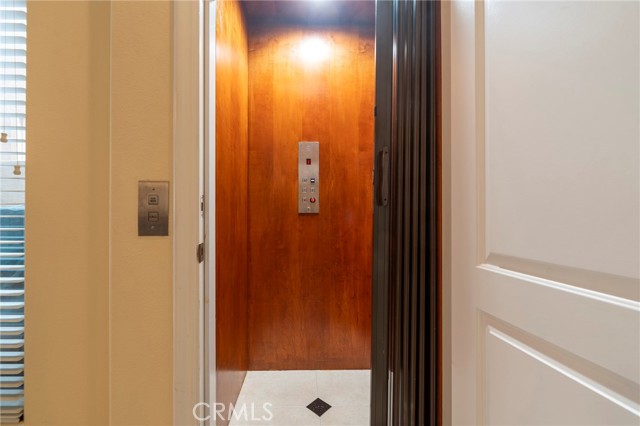 Detail Gallery Image 5 of 49 For 116 11th St, Huntington Beach,  CA 92648 - 3 Beds | 3/1 Baths