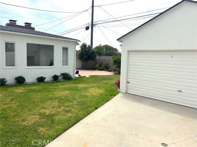 2001 Manzanita Lane, Manhattan Beach CA: https://media.crmls.org/medias/0f5583b1-bac1-4d1c-92d9-01ebf57f59c8.jpg