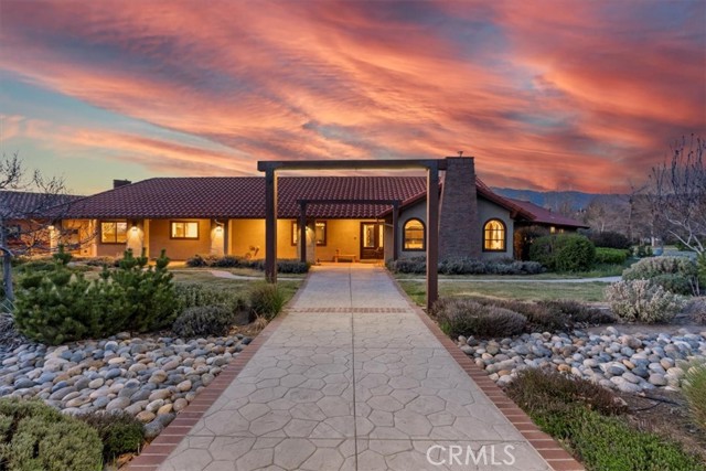 Detail Gallery Image 1 of 73 For 28601 Cumberland Rd, Tehachapi,  CA 93561 - 5 Beds | 4 Baths