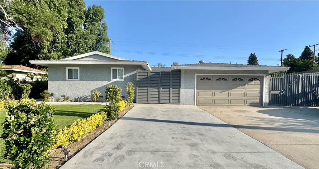 4628 W Simmons Avenue