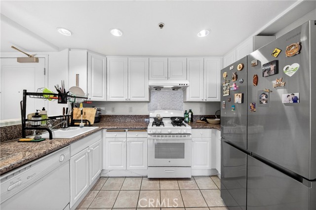 Detail Gallery Image 11 of 17 For 580 W Main St #220,  Alhambra,  CA 91801 - 2 Beds | 2 Baths