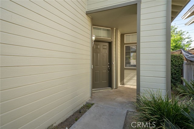 Detail Gallery Image 2 of 31 For 15642 Coventry Ln, Fontana,  CA 92337 - 3 Beds | 2/1 Baths