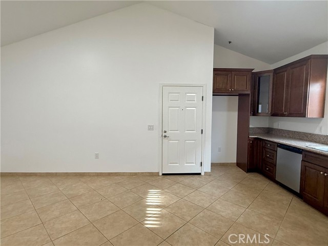 Detail Gallery Image 13 of 30 For 6917 Woodman Ave #7,  Van Nuys,  CA 91405 - 2 Beds | 1 Baths
