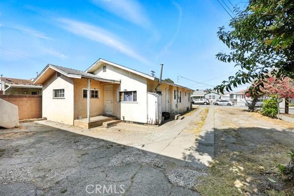 Detail Gallery Image 3 of 6 For 11156 S Grevillea Ave, Hawthorne,  CA 90304 - – Beds | – Baths