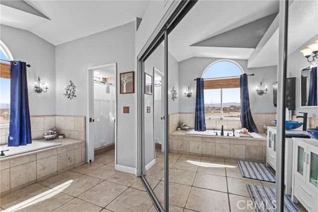 Detail Gallery Image 16 of 33 For 12929 Topaz Cir, Victorville,  CA 92392 - 5 Beds | 3 Baths