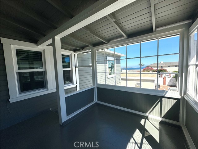 450 W 38th Street, San Pedro CA: https://media.crmls.org/medias/0f578a10-78ec-4f3a-a8e4-f460deb4e3fc.jpg
