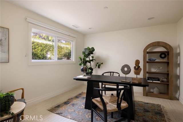 633 Rockford Road, Corona del Mar CA: https://media.crmls.org/medias/0f5845fe-e0c7-4049-89c5-ceb9b0056b8b.jpg