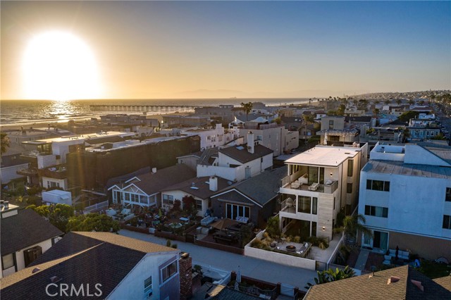 57 7th Street, Hermosa Beach, California 90254, 4 Bedrooms Bedrooms, ,4 BathroomsBathrooms,Residential,Sold,7th,SB22133341