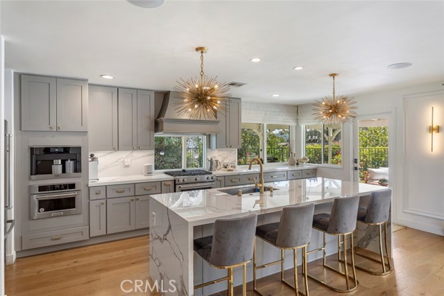 Detail Gallery Image 4 of 13 For 7153 Helmsdale Cir, West Hills,  CA 91307 - 4 Beds | 3 Baths