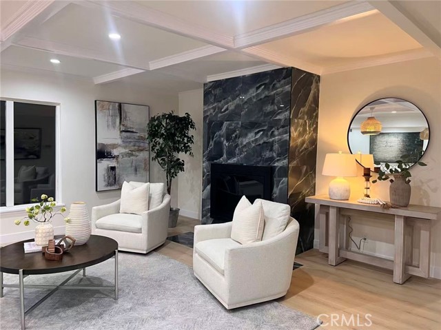 Detail Gallery Image 4 of 26 For 4701 Don Miguel, Los Angeles,  CA 90008 - 3 Beds | 3 Baths