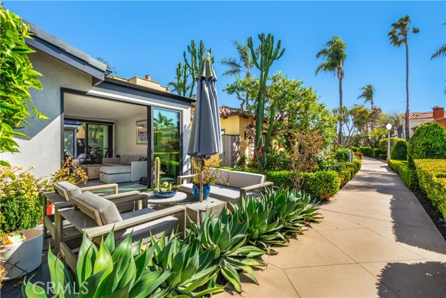 203 Via Ravenna, Newport Beach CA: https://media.crmls.org/medias/0f5a3974-56af-4704-b622-38faff5b9ed2.jpg