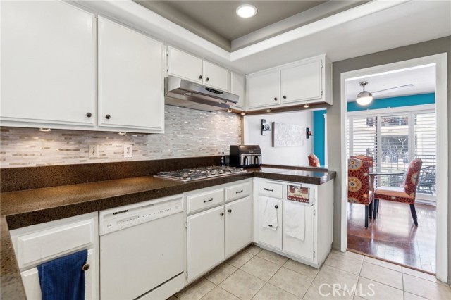 Detail Gallery Image 14 of 27 For 2722 E 20th St #203,  Signal Hill,  CA 90755 - 2 Beds | 2 Baths