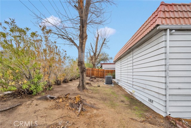 2494 Main Street, Barstow CA: https://media.crmls.org/medias/0f5b14b4-9cb4-461a-baff-acf99499353c.jpg