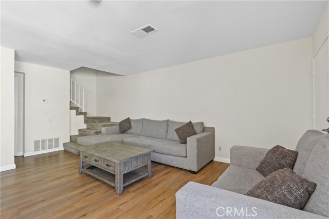 Image 7 of 27 For 6443 Olive Branch Lane 11