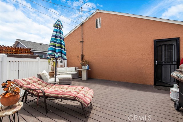 3 Bed Home for Sale in Hawthorne, California