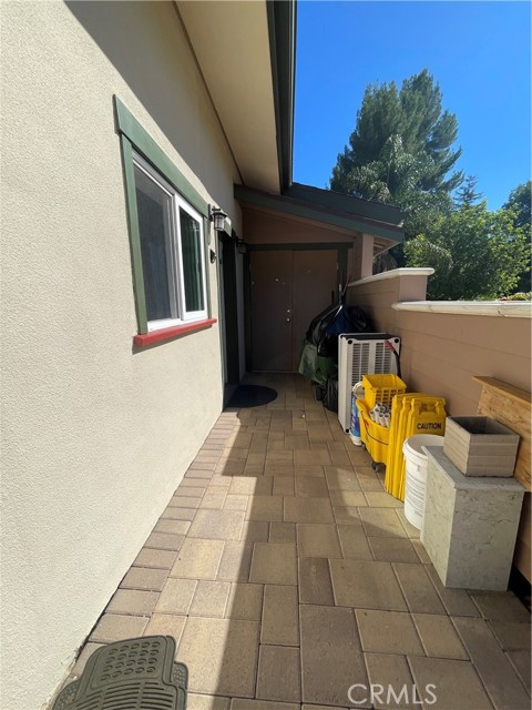 Detail Gallery Image 58 of 66 For 17183 Sunburst, –,  CA 91325 - 4 Beds | 4/1 Baths