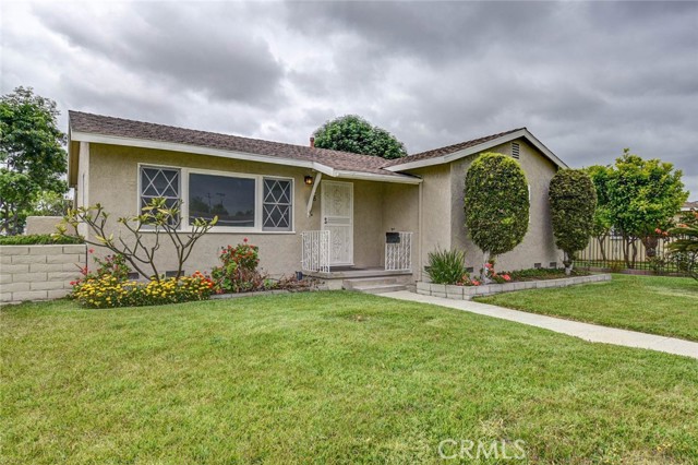 538 S Raitt Street, Santa Ana CA: https://media.crmls.org/medias/0f5f665d-a7a5-4aea-9141-bb78c1deb265.jpg