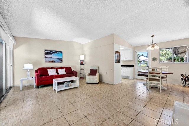 Detail Gallery Image 8 of 31 For 336 Avenida Sevilla #B,  Laguna Woods,  CA 92637 - 2 Beds | 1/1 Baths