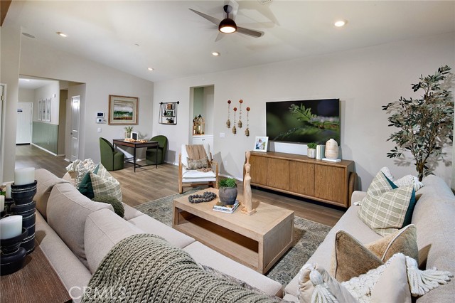 Detail Gallery Image 3 of 15 For 23352 Copa De Oro Ct, Wildomar,  CA 92595 - 4 Beds | 3 Baths