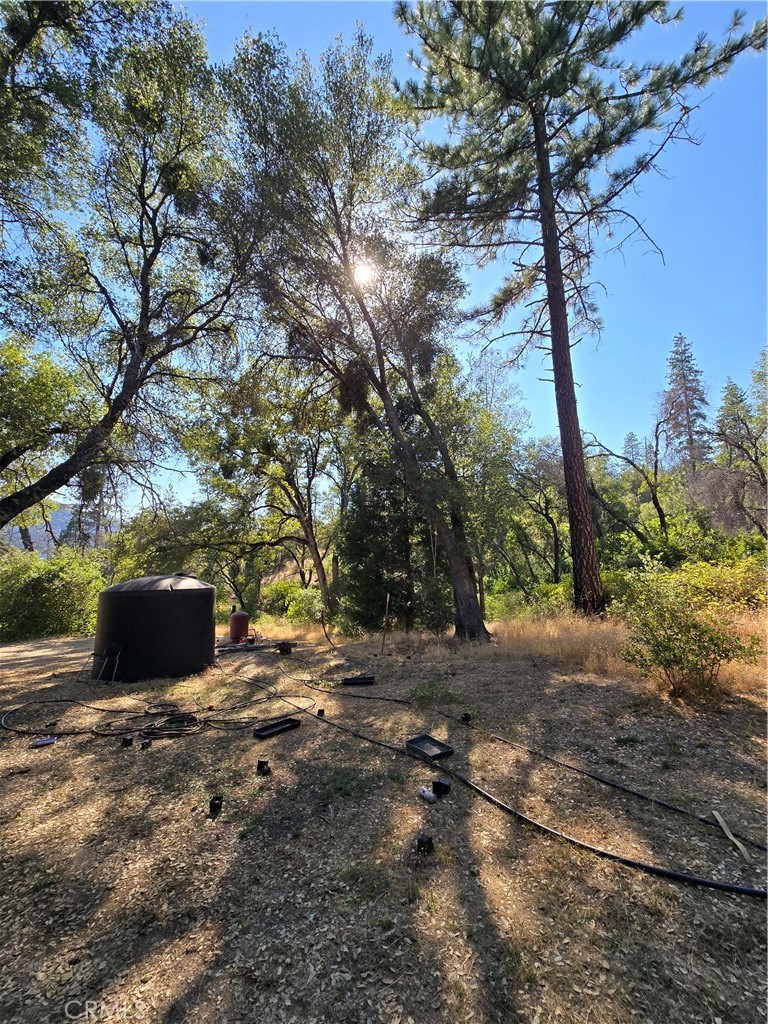 https://media.crmls.org/medias/0f61876a-bb08-438d-9dd6-dbbd089f97dd.jpg?preset=X-Large