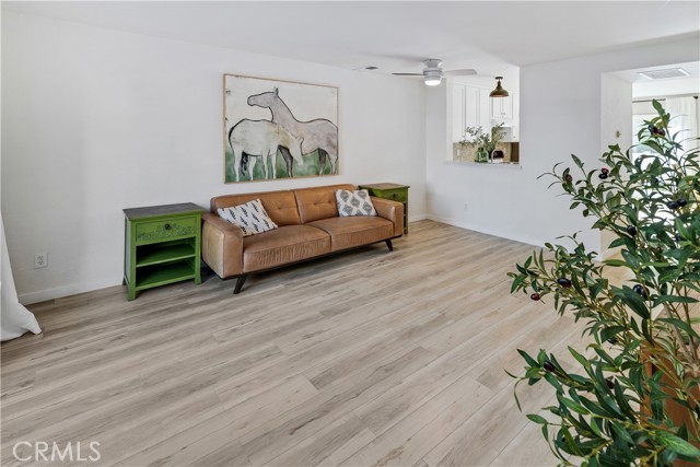 Detail Gallery Image 3 of 23 For 842 Bluebell Ct, Carlsbad,  CA 92011 - 2 Beds | 1/1 Baths