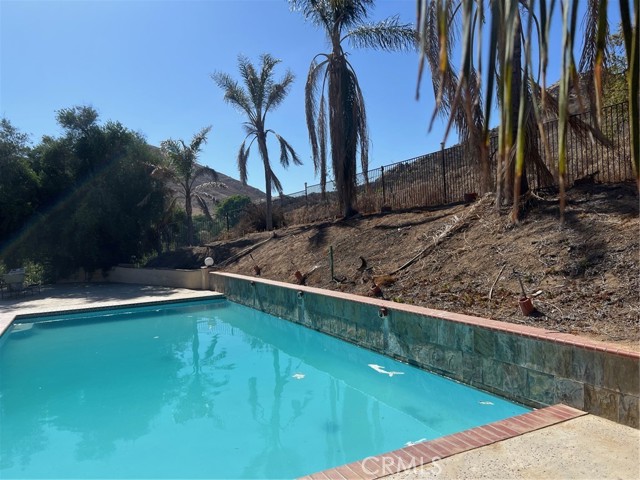 2005 Mt Vernon Avenue, Riverside CA: https://media.crmls.org/medias/0f62a544-7b6f-4bae-8782-6033e773063b.jpg
