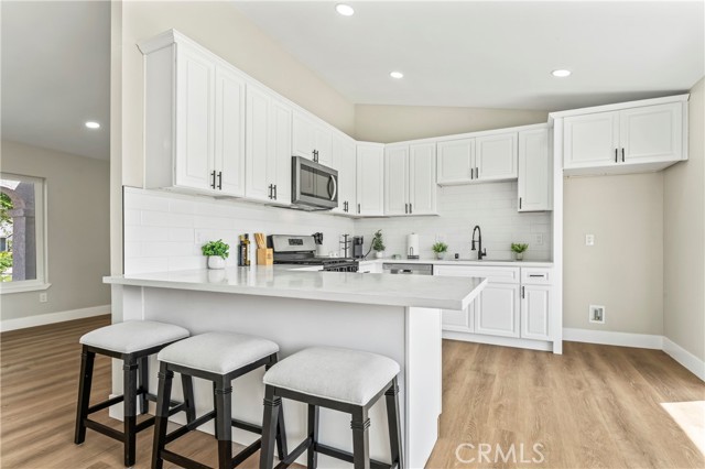 Detail Gallery Image 4 of 32 For 13875 Stage Coach Cir., Victorville,  CA 92392 - 3 Beds | 2 Baths