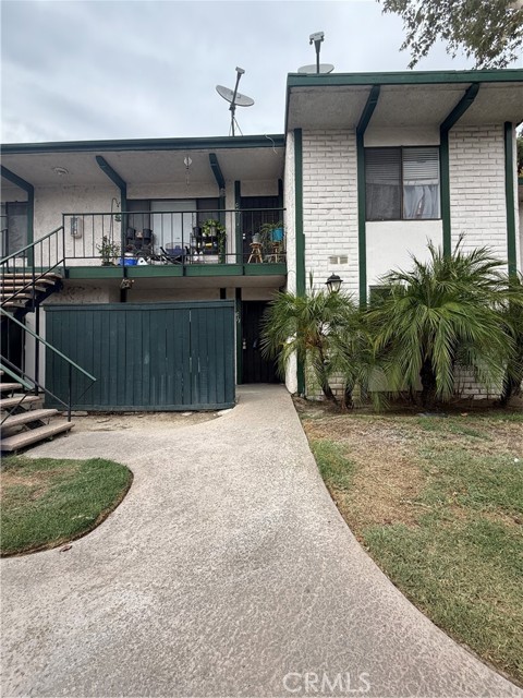 Detail Gallery Image 2 of 34 For 1735 E Washington #G13,  Colton,  CA 92324 - 2 Beds | 2 Baths