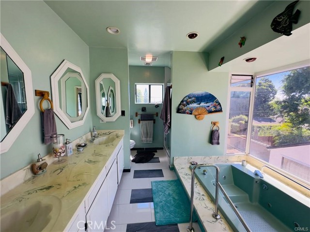 Detail Gallery Image 10 of 15 For 8414 Bleriot Ave, Los Angeles,  CA 90045 - 3 Beds | 3 Baths