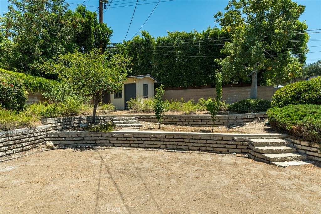 https://media.crmls.org/medias/0f64d56e-d99a-41a4-9afb-480c5c6f69ed.jpg?preset=X-Large