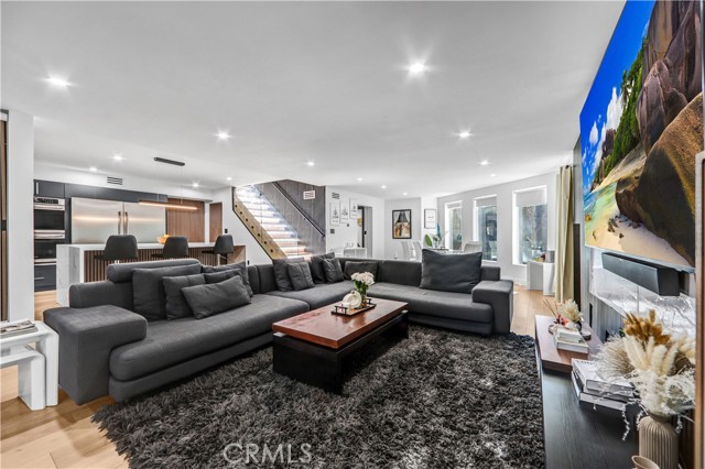 Detail Gallery Image 3 of 29 For 6672 Lakeridge Rd, Los Angeles,  CA 90068 - 3 Beds | 3 Baths