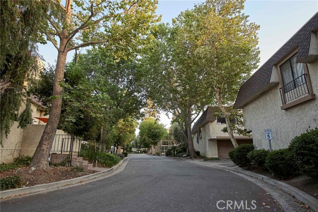 6121 Shoup Avenue, Woodland Hills CA: https://media.crmls.org/medias/0f661084-7511-4a4e-b214-d4b2a5ac48c1.jpg