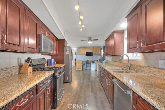 Detail Gallery Image 10 of 34 For 1630 S Barranca, Glendora,  CA 91740 - 2 Beds | 2 Baths