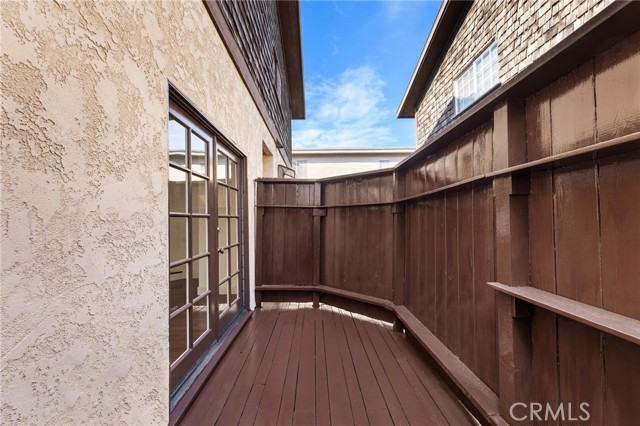 Detail Gallery Image 13 of 39 For 1515 Artesia #2,  Manhattan Beach,  CA 90266 - 2 Beds | 3 Baths