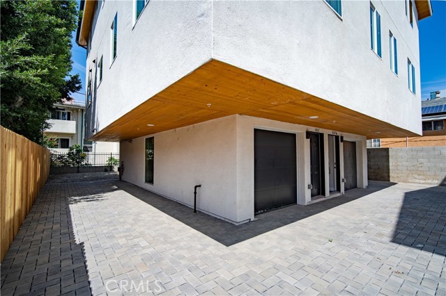 1031 N Cummings Street, Los Angeles CA: https://media.crmls.org/medias/0f666f17-0826-4245-ac7e-22d1177e2b49.jpg