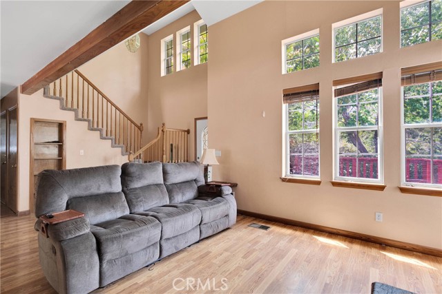 Detail Gallery Image 6 of 30 For 5435 Heath Creek Dr, Wrightwood,  CA 92397 - 3 Beds | 2/1 Baths