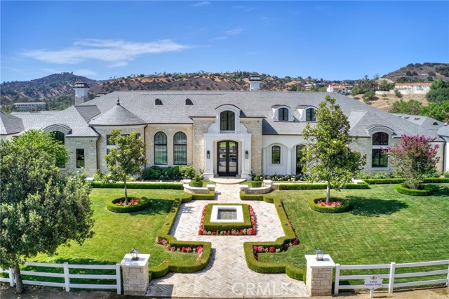 Detail Gallery Image 2 of 15 For 24100 Hidden Ridge Rd, Hidden Hills,  CA 91302 - 6 Beds | 6/1 Baths