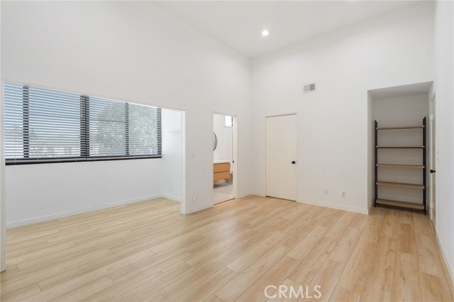 3208 Colorado Avenue, Santa Monica CA: https://media.crmls.org/medias/0f6721e2-e35b-4d5f-a9a9-124bfa90a558.jpg
