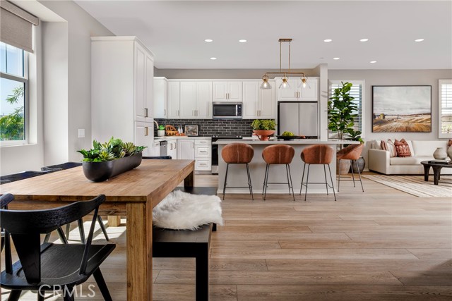 4165 S. WINWOOD PASEO S, Ontario CA: https://media.crmls.org/medias/0f673657-49aa-4453-9528-7018b65ba86f.jpg